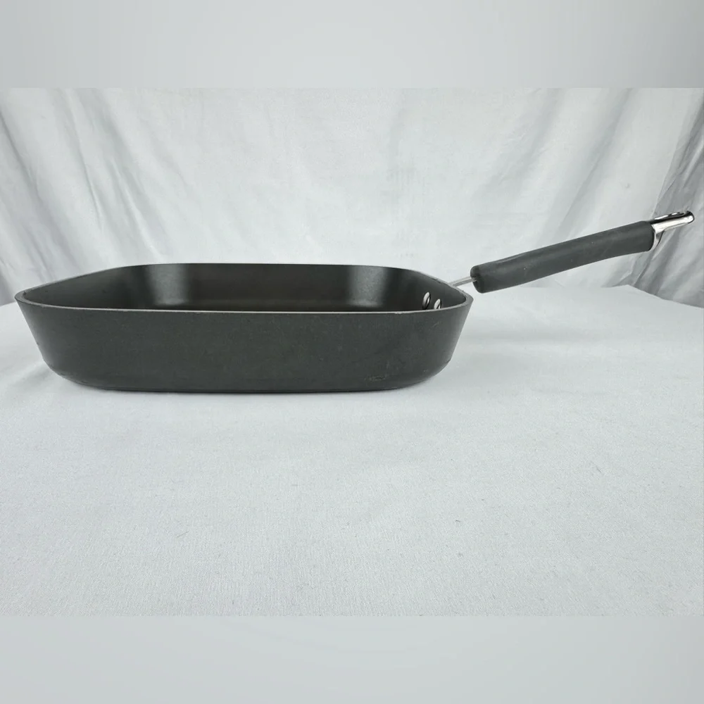 Pampered Chef 11” Executive Non Stick Cast Iron Grill Pan
